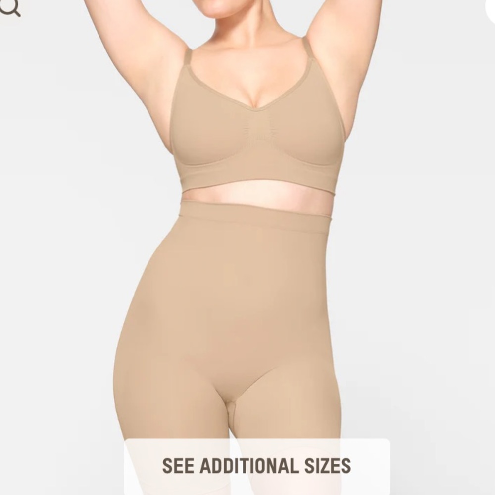 SKIMS NWOT Seamless Sculpt Mid Thigh Short - Tan/Black/Umber
